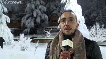 شاهد: الثلوج تزين مدينة إفران المغربية
