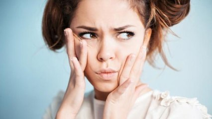 Señora con muy mala leche propina tremenda paliza a un policía de tráfico