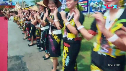 VIDEO: Pertama Kali, Jokowi Disambut Suku Dayak Asli Malinau