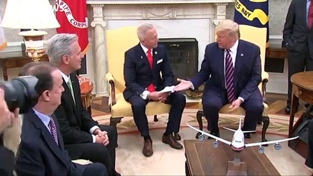 Trump präsentiert demokratischen Überläufer zu den Republikanern