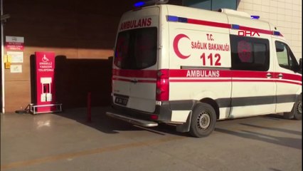 Göğsüne saplanan tahta parçasıyla hastaneye kaldırıldı