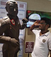 321 கிலோ எடையில் பிரம்மாண்ட சாக்லெட் சிலை.. புதுவையில் அபிநந்தனுக்கு கெளரவம்