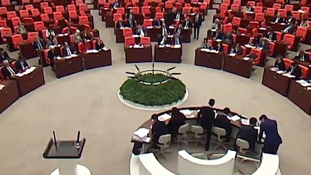 İyi Partili Lütfü Türkkan ile AKP'li Şamil Tayyar arasında Emevi Cami’nde namaza gideriz’ tartışması