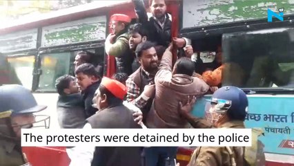 Samajwadi Party leaders protest against CAB outside UP Vidhan Sabha, detained
