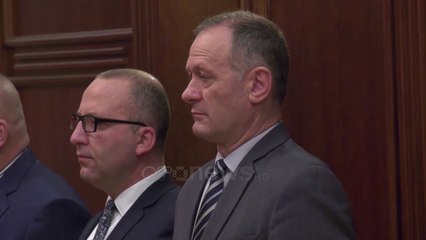 Ora News - Ministri i Shtetit për Rindërtimin betohet para Presidentit të Republikës