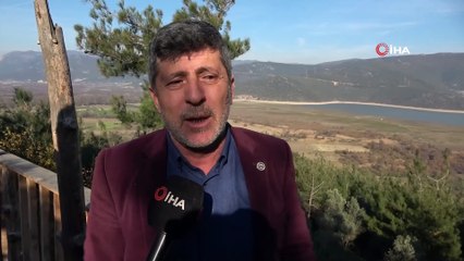 Bursa'da kuruyan gölden arda kalan susuz toprağın görüntüsü korkuttu