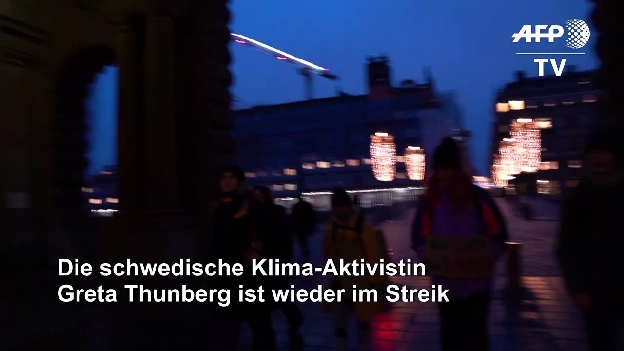 Greta streikt wieder vor dem schwedischen Parlament