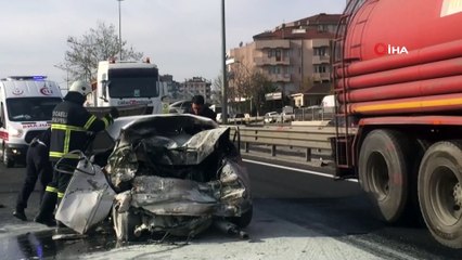 Kazaya karışan araç alev alev yandı: 2 yaralı