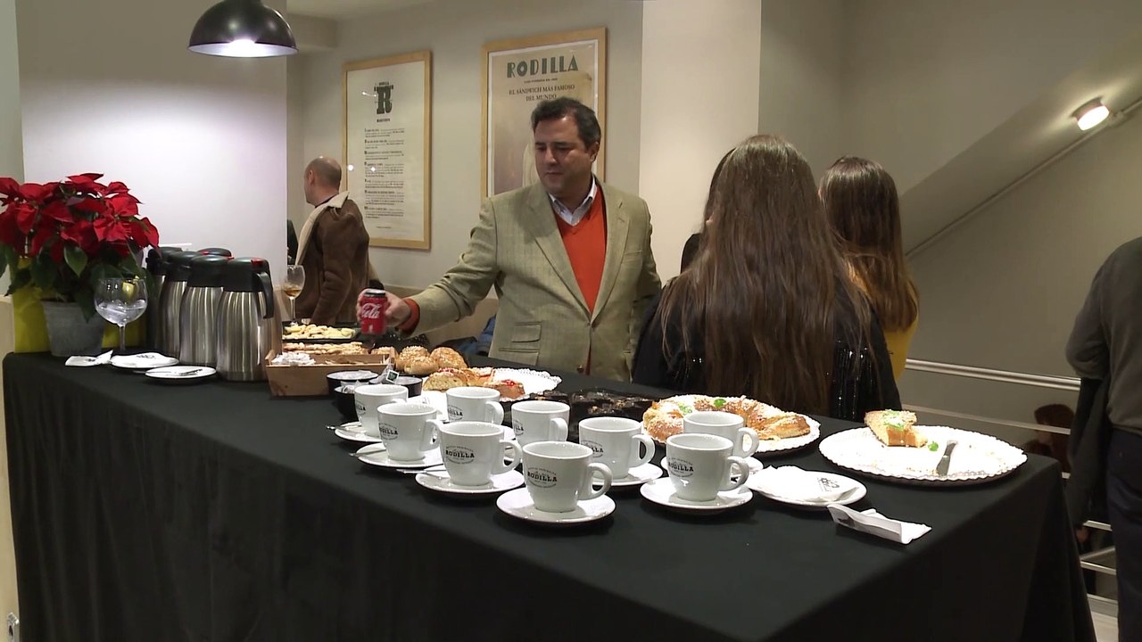 Alaska y Mario celebran los 80 años de Rodilla con una fiesta por todo lo alto