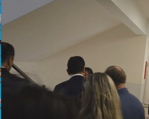 İstanbul Belediye Başkanı İstanbul'da devlete ait okulda işte bu şekilde karşılandı