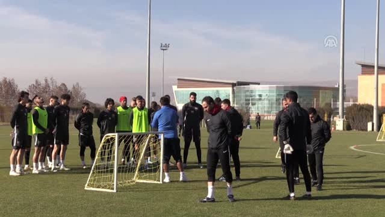 Bülent Uygun: "Bizim şu anki hedefimiz Türkiye Kupası değil ligde kalmak"