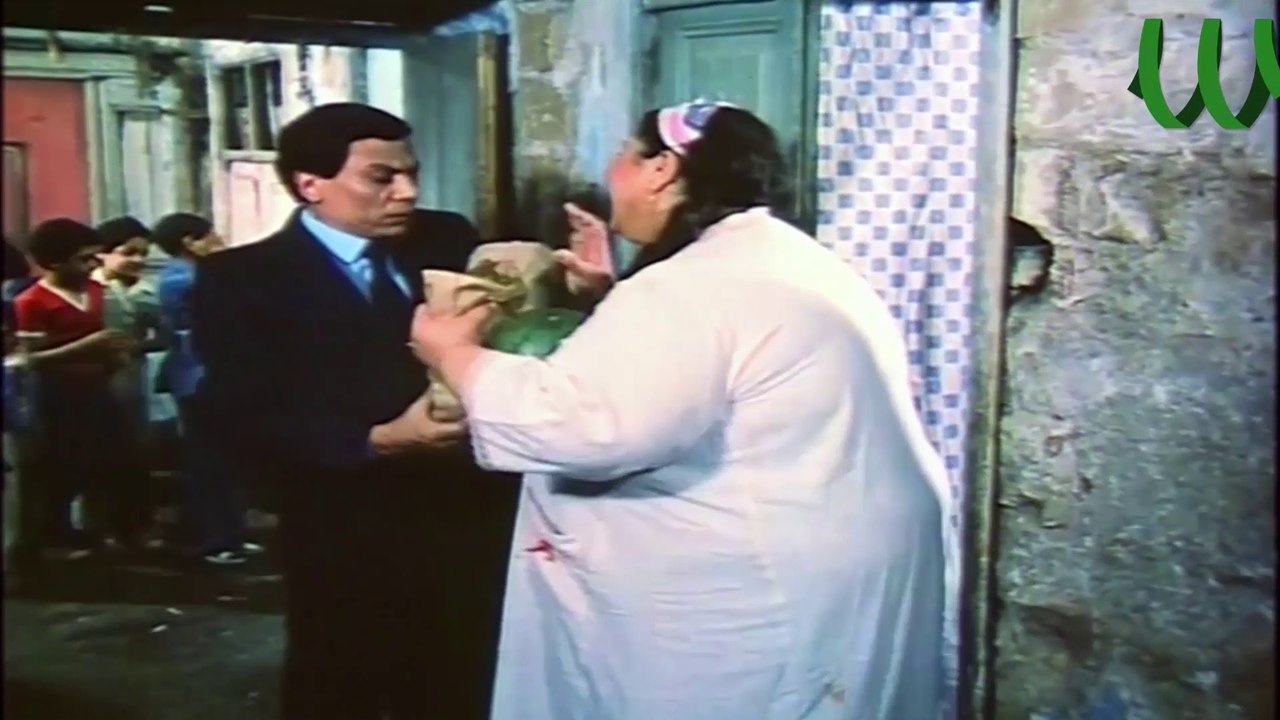 يا بنتي اتعلمي ازاي تدخلي من الباب لوحدك!! 