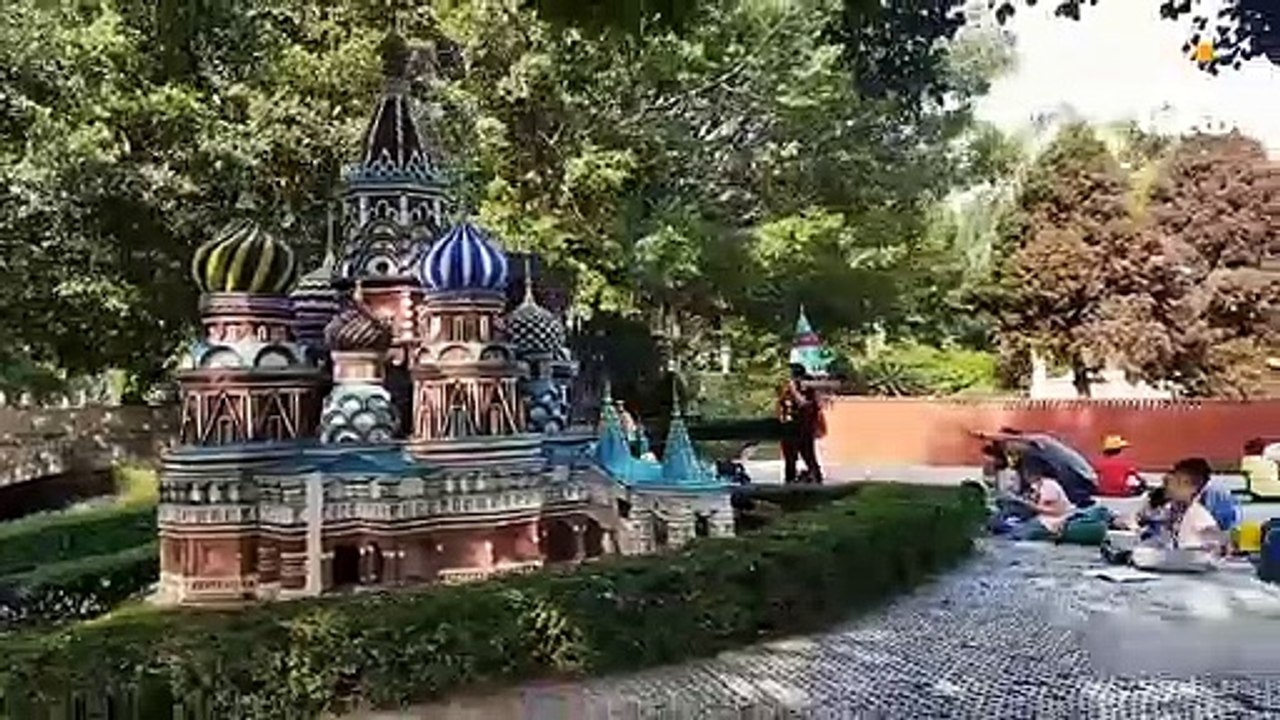 विंडो ऑफ द वर्ल्ड थीम पार्क में एक दिन में पूरा करें वर्ल्ड टूर
