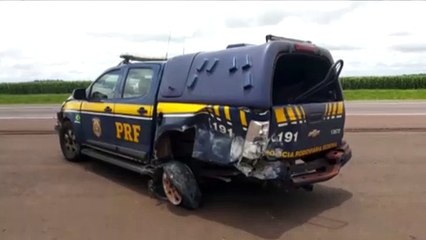 Viatura da PRF se envolve em colisão na BR-467