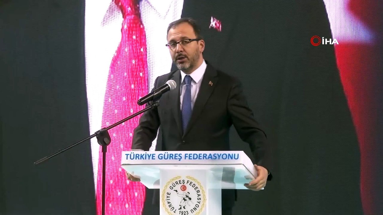 Bakan Kasapoğlu, Türkiye Büyükler Serbest Güreş Şampiyonası açılış törenine katıldı