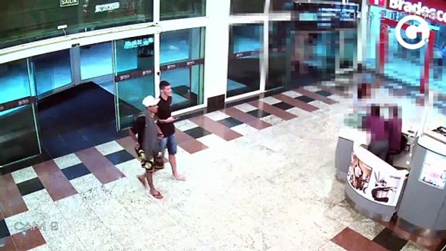 Câmeras flagraram criminosos que assaltaram motorista de aplicativo em Vila Velha