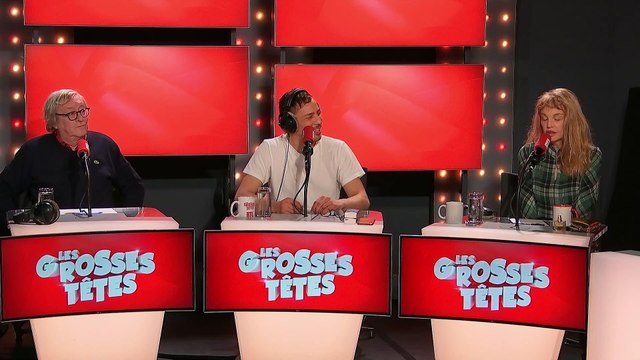 Arielle Dombasle et Chantal Ladesou se défient en chanson