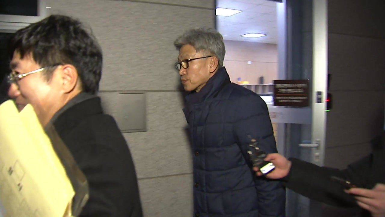 검찰, '선거 개입 의혹' 송병기 12시간 조사...靑 접촉 경위 확인 / YTN