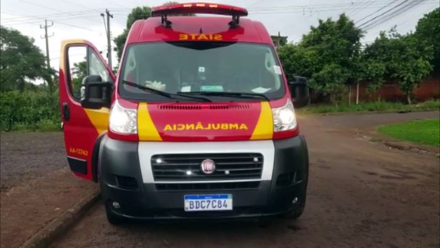 Idosa de 71 anos é socorrida após cair de escada no Bairro Santa Felicidade