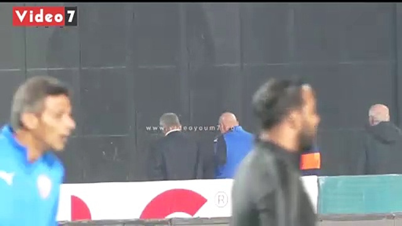 إبراهيم حسن يعزي أمير مرتضى قبل مباراة الزمالك وسموحة