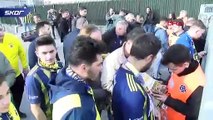 Fenerbahçeli taraftarlar maç saatini bekliyor