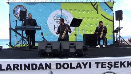 Akçakoca'daki festivalde 5 bin kişiye 2 ton hamsi ikram edildi - DÜZCE