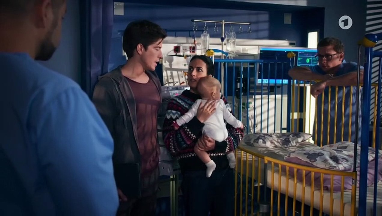 In aller Freundschaft Die Jungen Ärzte - Ganz in weiß - 2/2