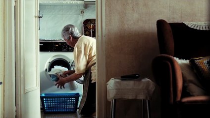 Luisa no está en casa TRAILER