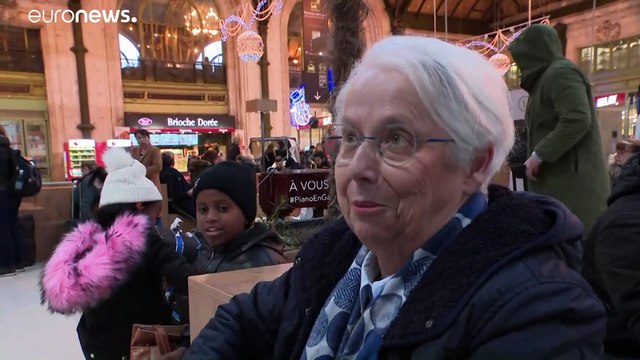 Greves nos transportes abalam Natal em França