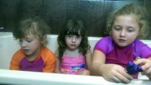 Sophia, Isabella e Alice  - Lol Surpresas Bonecas  - Diversão no Banho