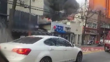 서울 회기동 주택 옥탑방 불...1명 다쳐 / YTN