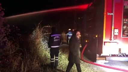 Elektrik Prizinden Çıkan Yangın Tek Katlı Ahşap Evi Kül Etti
