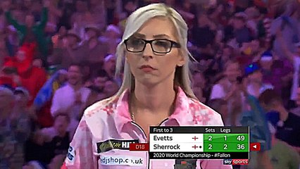 Fallon Sherrock, première championne du monde de fléchettes