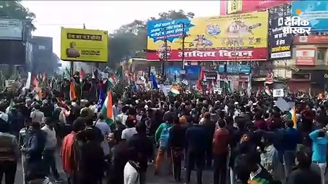 सीएए और एनआरसी के खिलाफ सड़क पर उतरे तेजस्वी