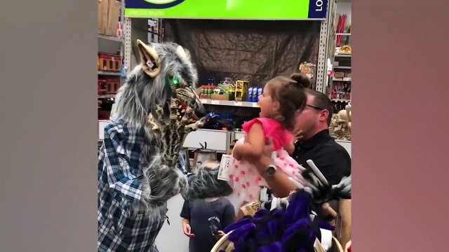 TIME TO RELAX★روما وديانا يحاربان الذباب - قصص اطفال قبل النوم - روما وديانا كان يلعبان. لكن فجأة ظهر الذباب وأزعجهم. توصل روما وديانا إلى كيفية التخلص من الذباب المزعج. روما وديانا يحاربان الذباب - قصص اطفال قبل النوم #2