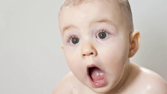 TRY NOT TO LAUGH- Funniets Kids Say The Darndest Things Funny Babies روما وديانا يحاربان الذباب - قصص اطفال قبل النوم - روما وديانا كان يلعبان. لكن فجأة ظهر الذباب وأزعجهم. توصل روما وديانا إلى كيفية التخلص من الذباب المزعج. روما وديانا يحاربان الذباب -