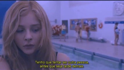 Carrie (2013) - (Carrie  - A Estranha) - Trailer Legendado PT