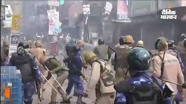 नागरिकता कानून के विरोध में उग्र प्रदर्शन जारी