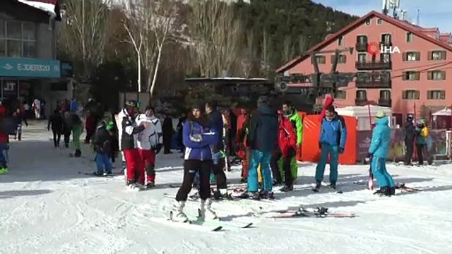 Palandöken’de düşe kalka kayak keyfi