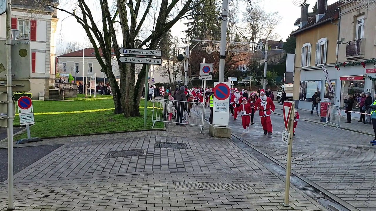 Vittel : Première course des Pères Noël