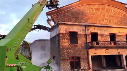 Canet : la façade de la cave coopérative tombe