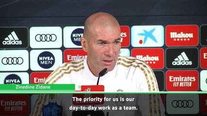 Video herunterladen: Zidane insists La Liga the priority for Real Madrid