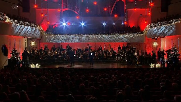 Malte Ebert - Christmas Without You | Alletiders juleshow | 2019 ~ TV2 Danmark