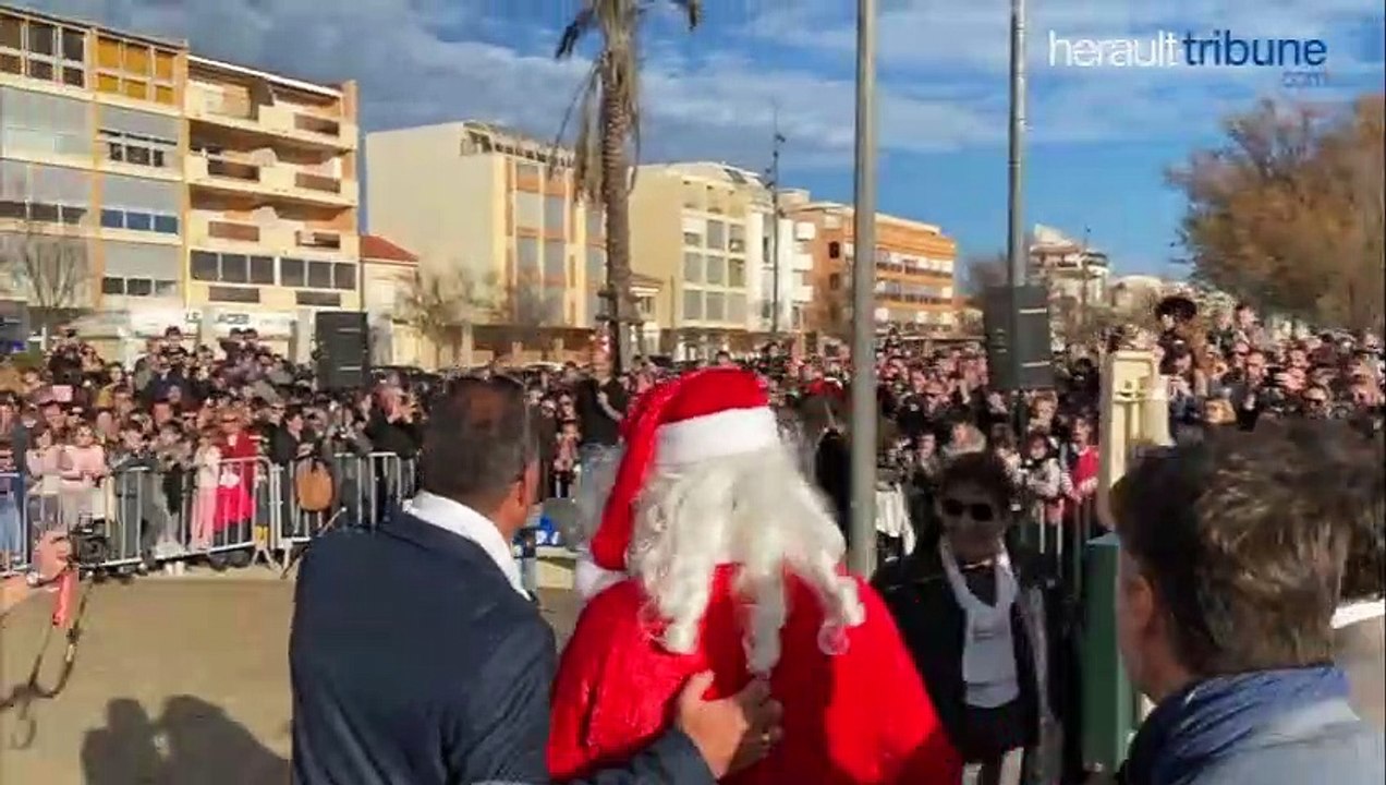 LE GRAU D'AGDE - L'arrivée surprise du Père Noël