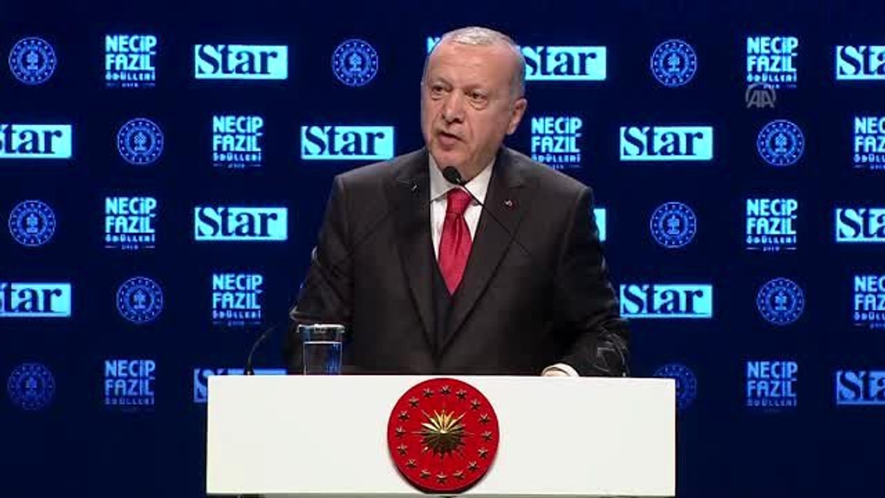 Cumhurbaşkanı Erdoğan: "Necip Fazıl'a göre tarih, geçmişte olup bitenlerin masal edildiği defter...