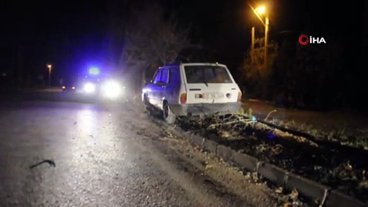 Direksiyon hakimiyetini kaybeden otomobil ağaca çarparak durabildi: 1 yaralı