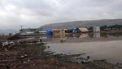 Suriye'de bombardımandan kaçtılar, kışın çilesine yakalandılar - İDLİB