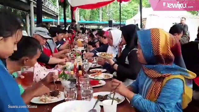 Rayakan Hari Ibu, Ramai-ramai Suami Masak untuk Istri