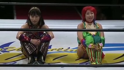 Mio Shira vs Sakura Hirota (Dressed as Kana)