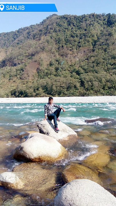 Picture with running water